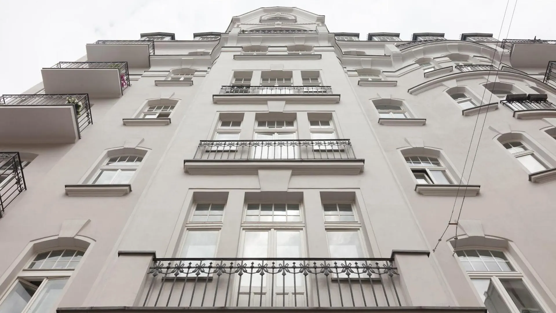 Art Apartment Wilcza Street Warsaw